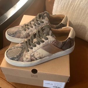 Frye snakeskin leather hallie low lace taupe 6.5 EUC box